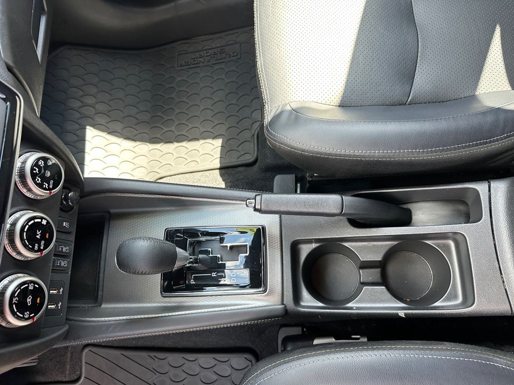 2024 Mitsubishi Outlander Sport SEL photo 22