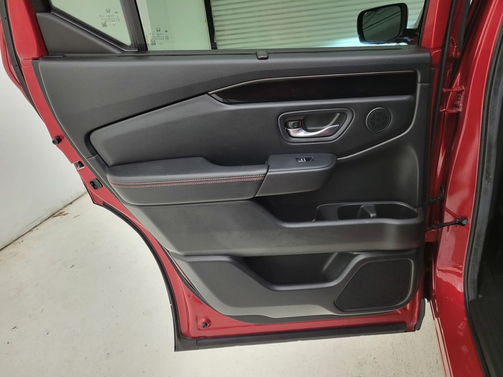 2025 Honda Pilot TrailSport photo 43