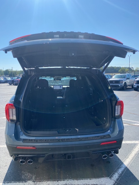 2025 Ford Explorer ST photo 10