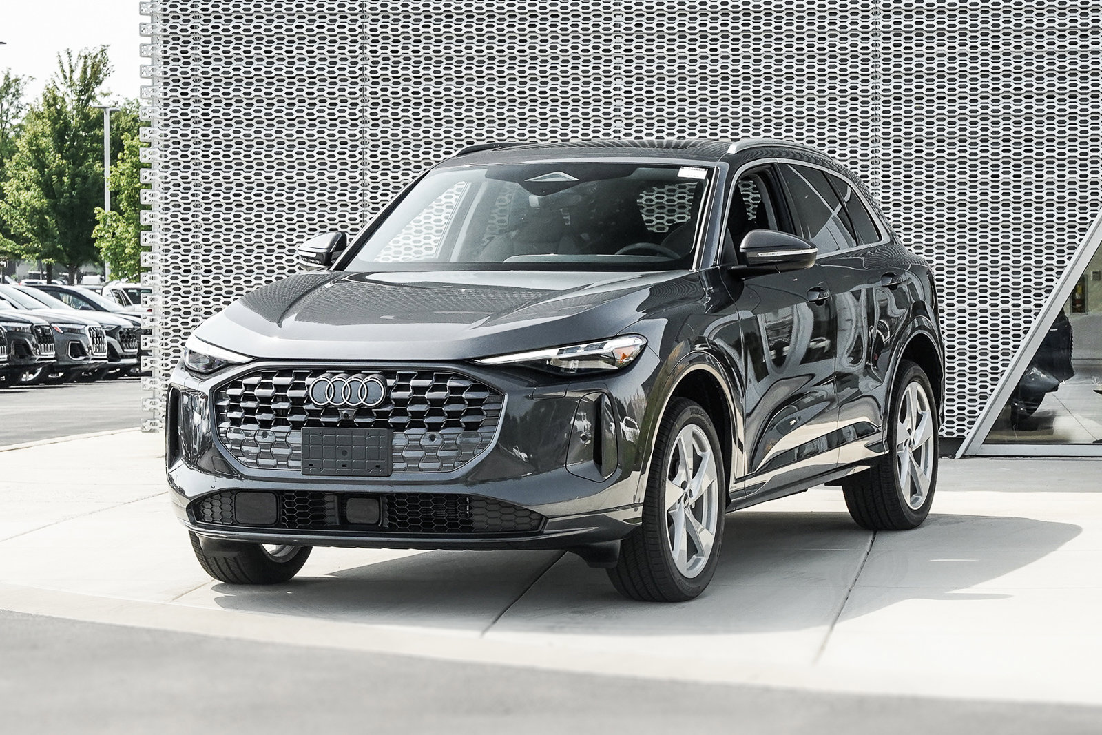 2025 Audi Q5 Premium Plus photo 3
