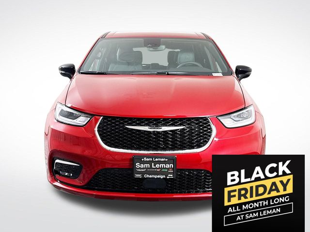 2026 Chrysler Pacifica photo 2