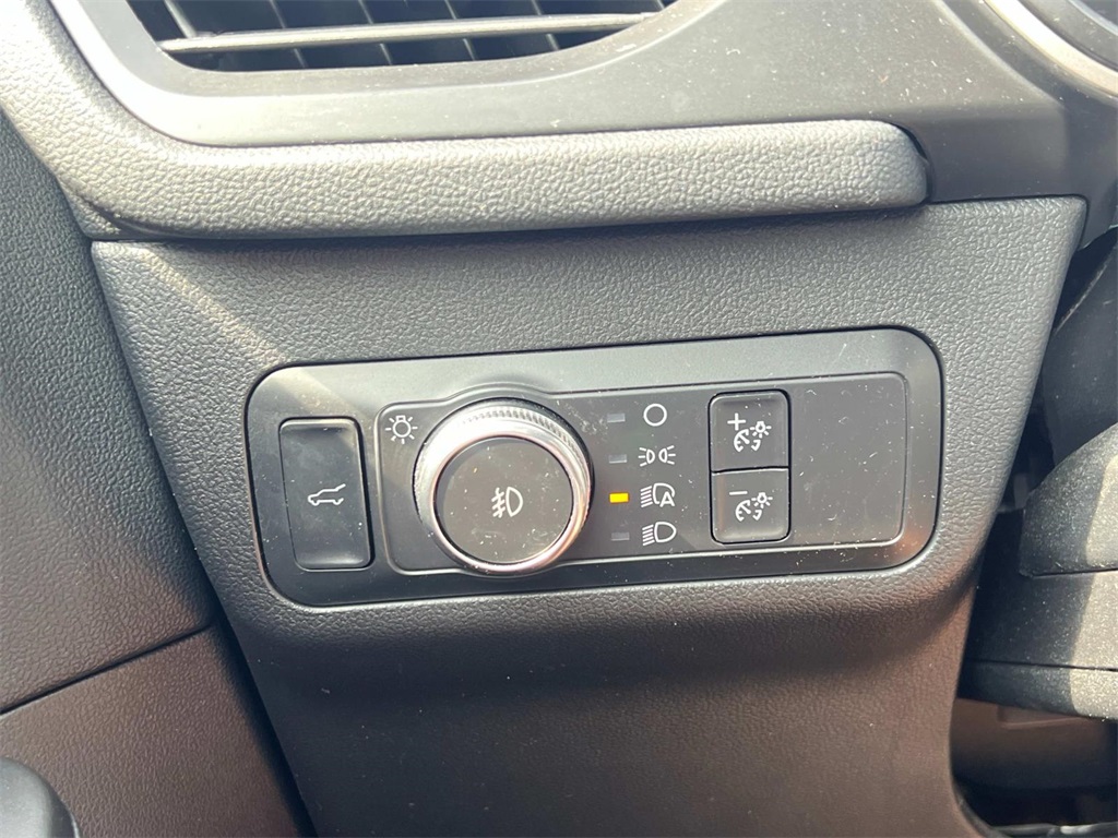 2020 Ford Escape SEL photo 22