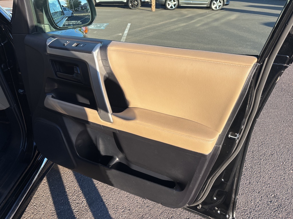 2011 Toyota 4Runner SR5 photo 14
