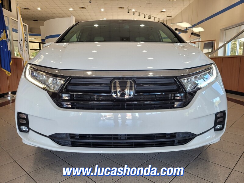 2024 Honda Odyssey EX-L photo 2