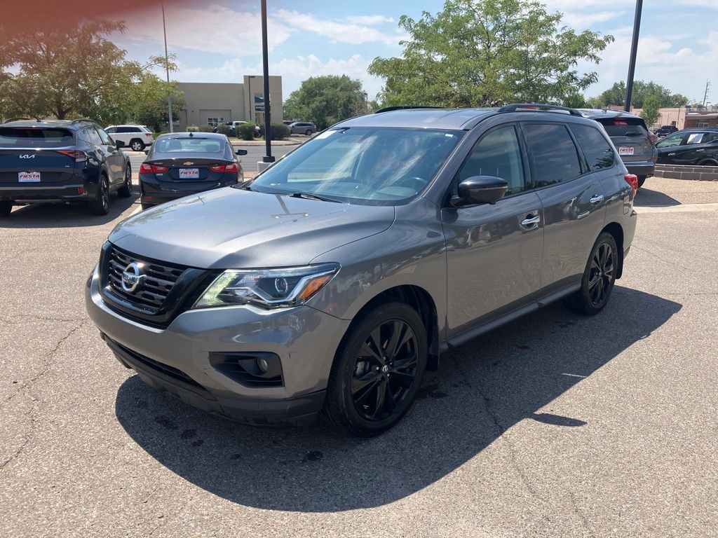 2018 Nissan Pathfinder SL photo 3