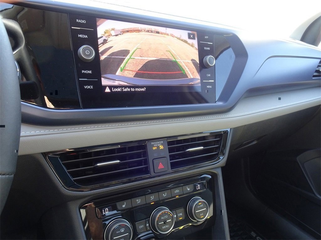 2024 Volkswagen Taos SE photo 15