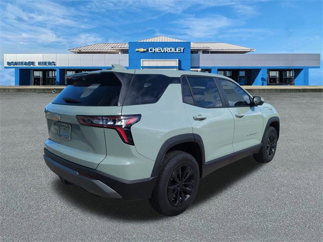 2026 Chevrolet Equinox LT photo 2