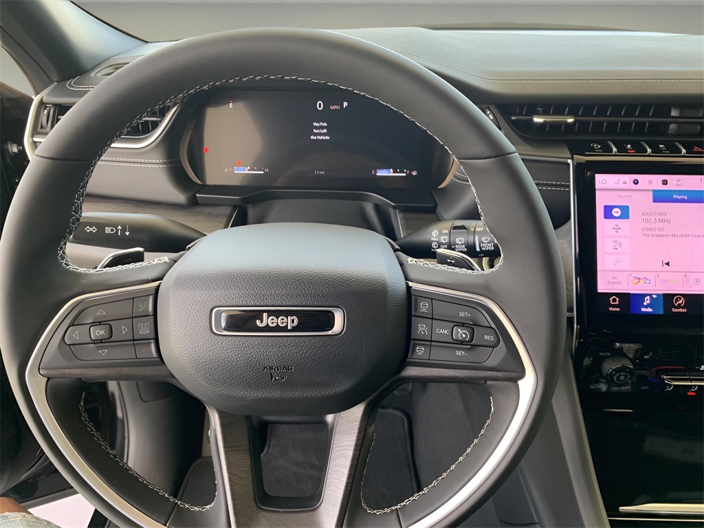 2025 Jeep Grand Cherokee Limited photo 43