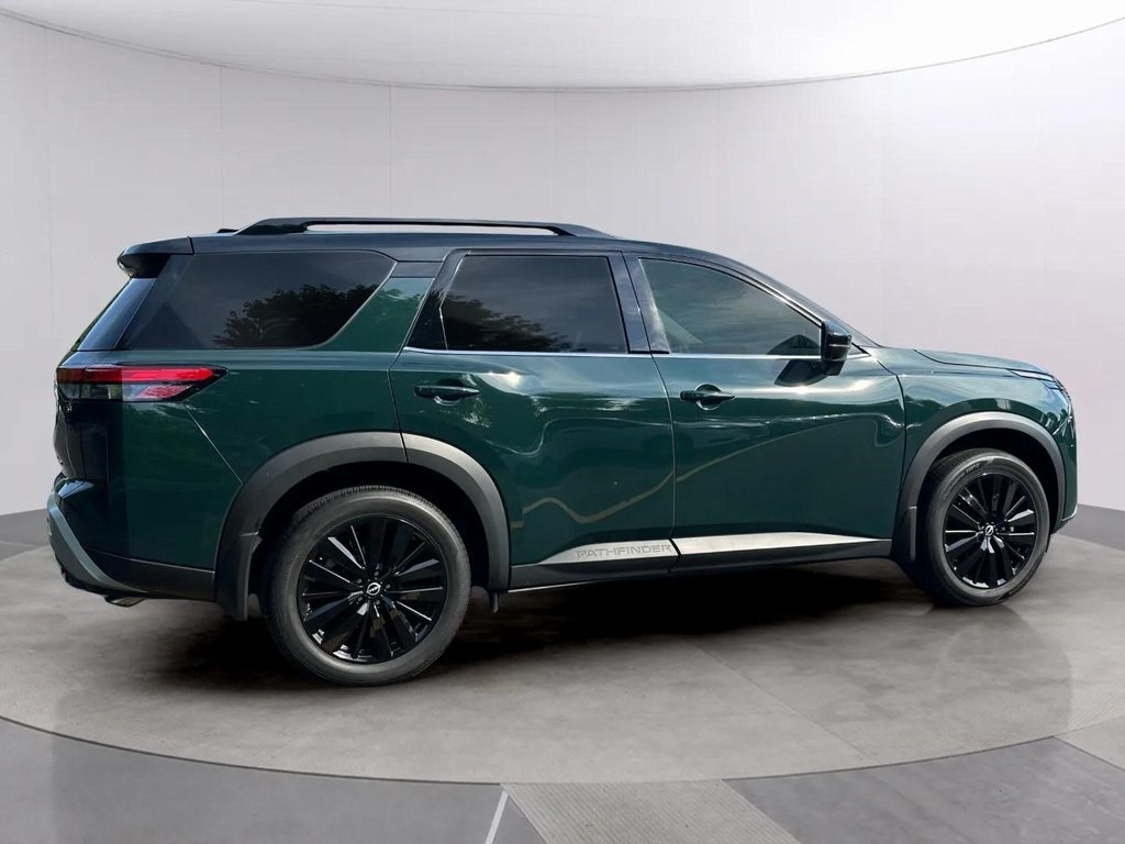2024 Nissan Pathfinder SL photo 4