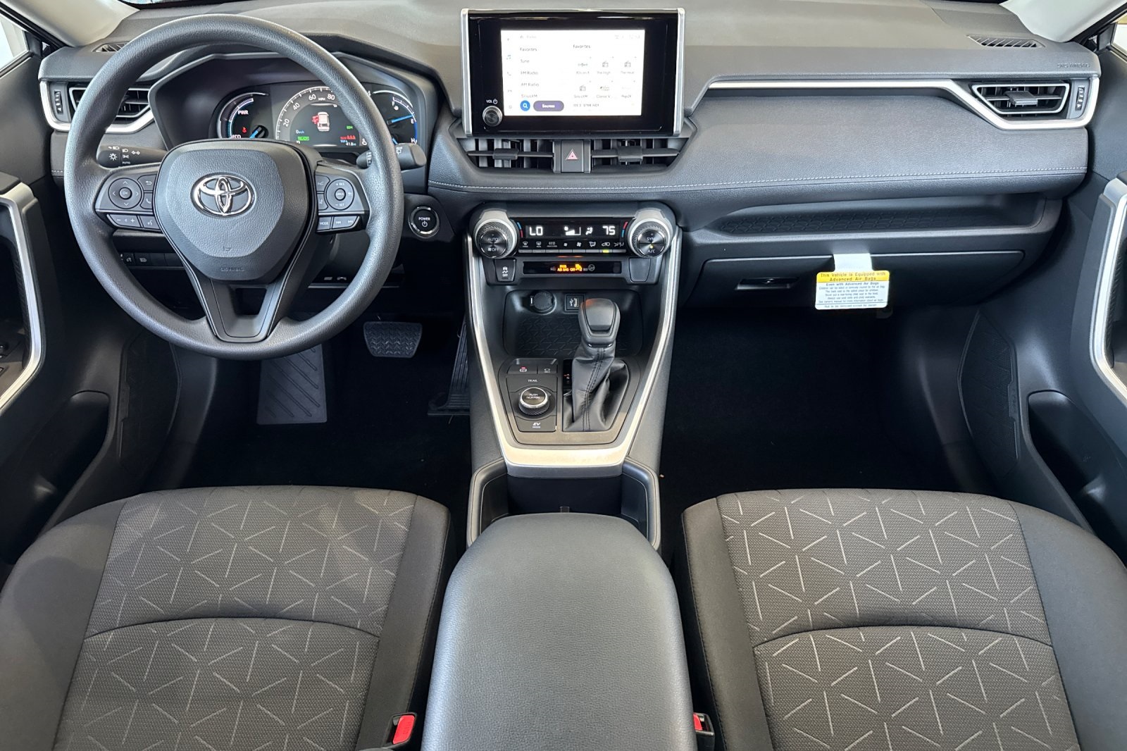 2025 Toyota RAV4 Hybrid XLE photo 3