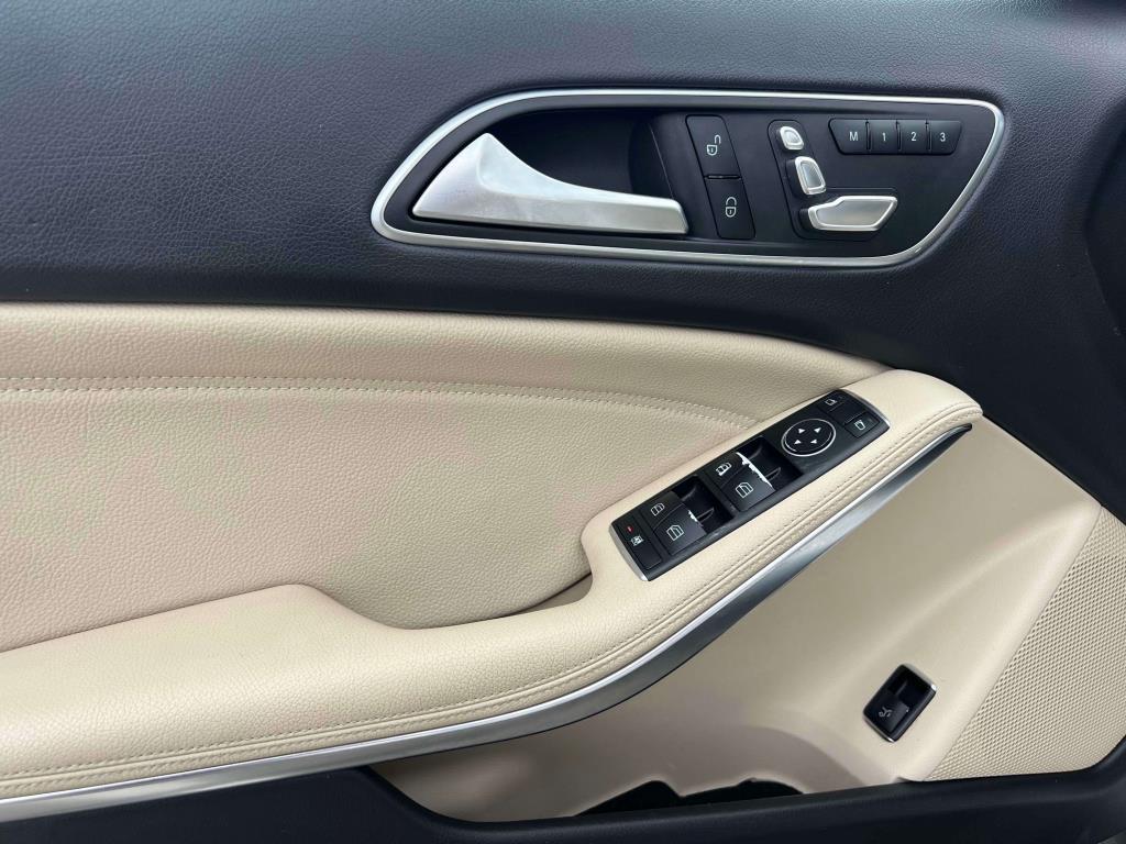 2020 Mercedes Benz GLA 250 4MATIC photo 14