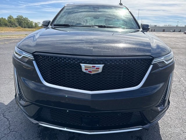 2025 Cadillac XT6 Sport photo 2