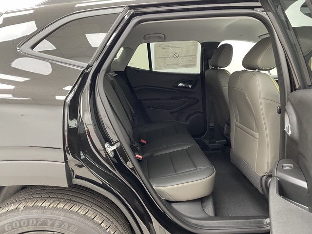 2025 Chevrolet Trax ACTIV photo 13