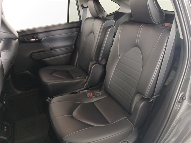 2023 Toyota Highlander Hybrid XLE photo 19