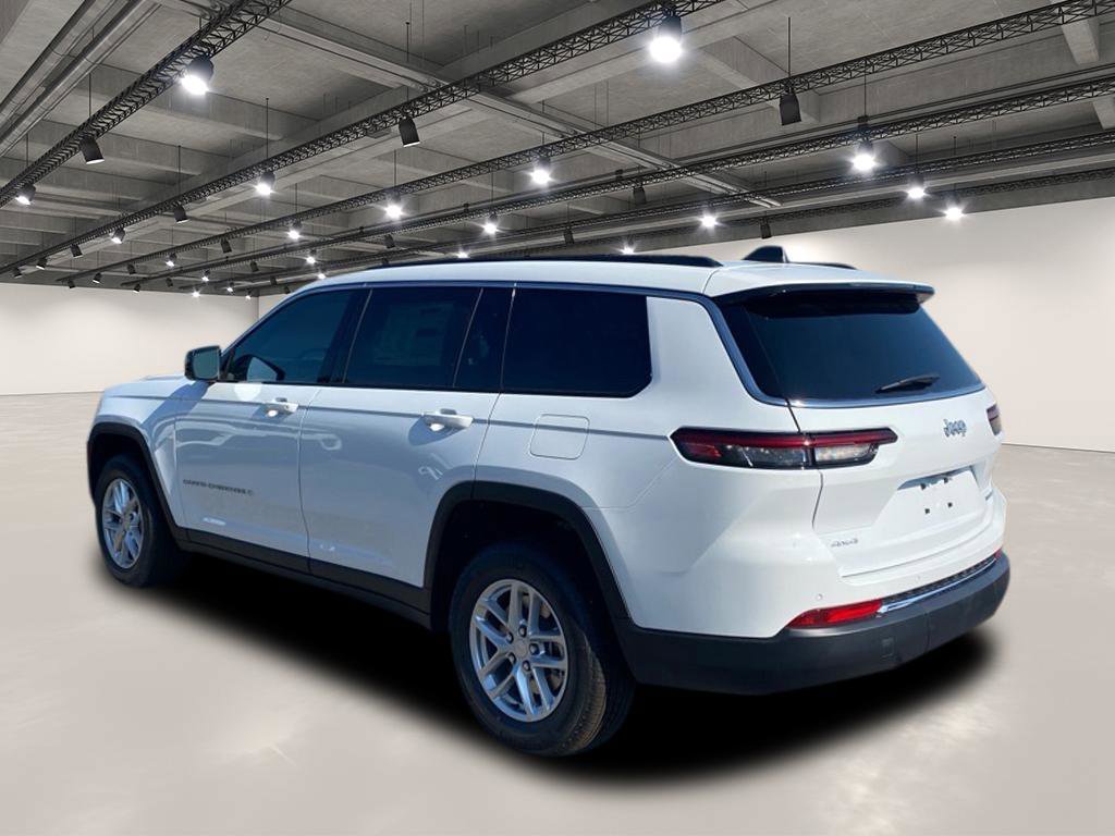 2025 Jeep Grand Cherokee Laredo X photo 3