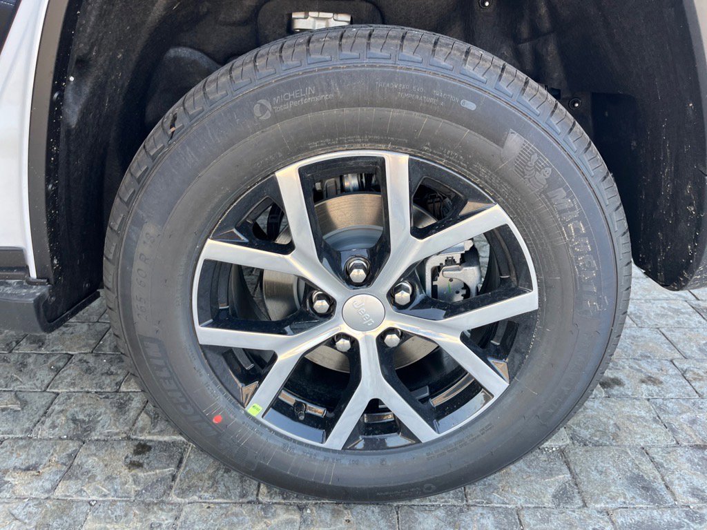 2025 Jeep Grand Cherokee Limited photo 14