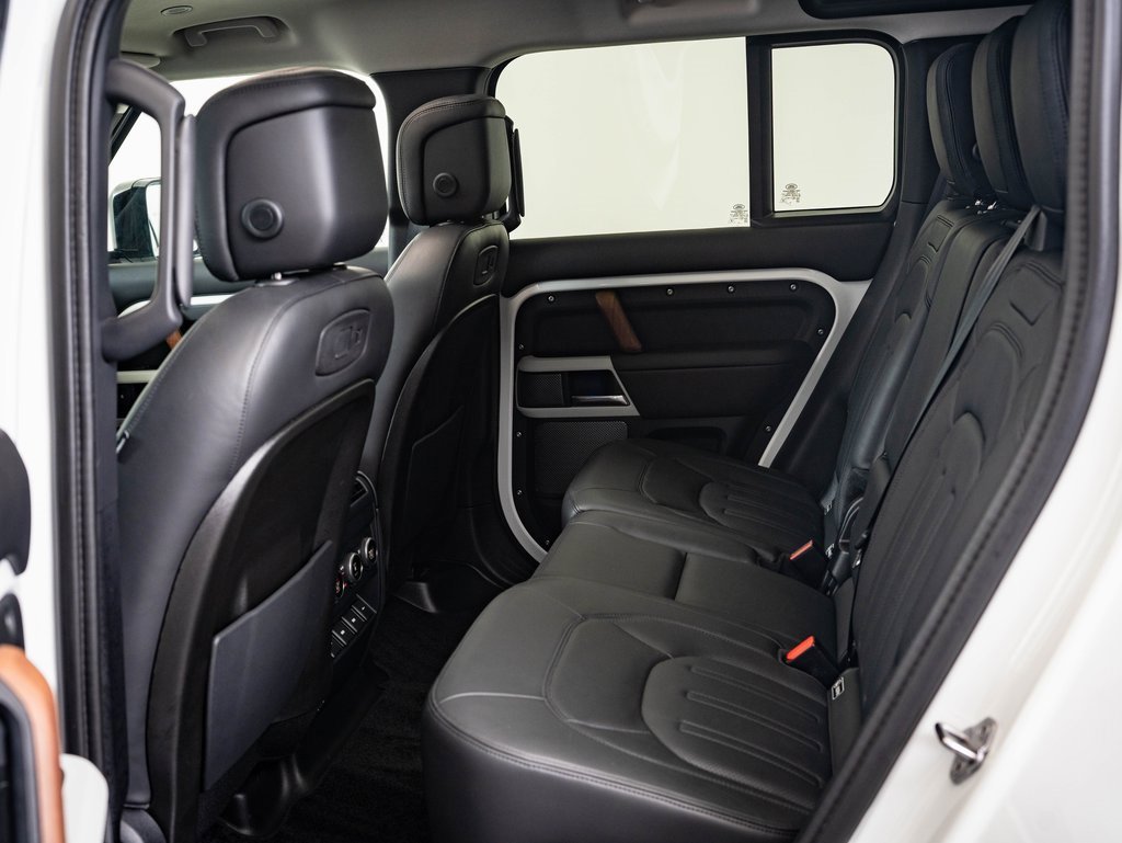 2020 Land Rover Defender 110 HSE photo 27
