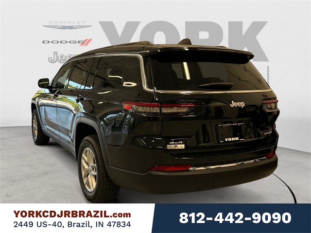2025 Jeep Grand Cherokee Laredo photo 3