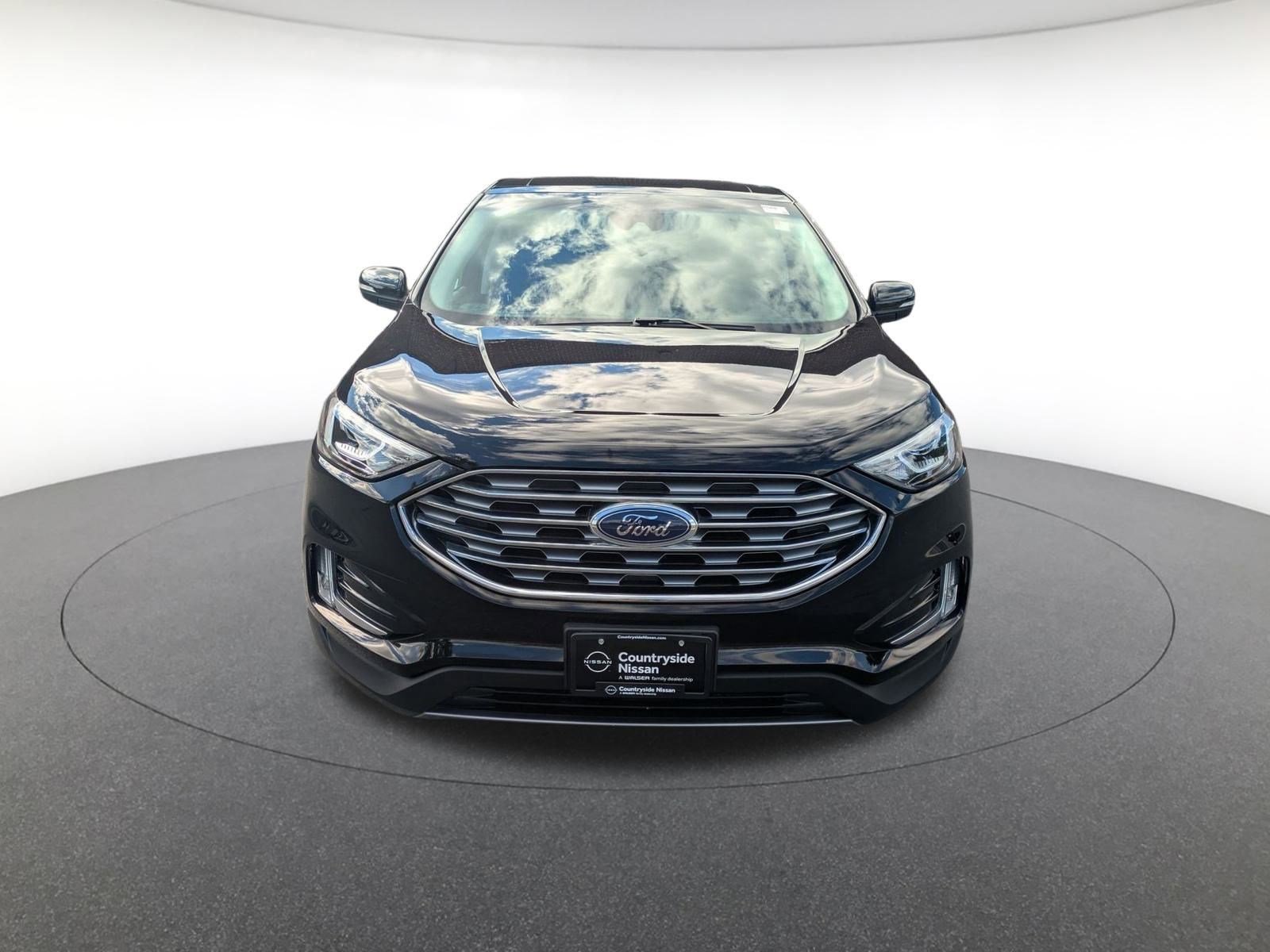 2020 Ford Edge SEL photo 2