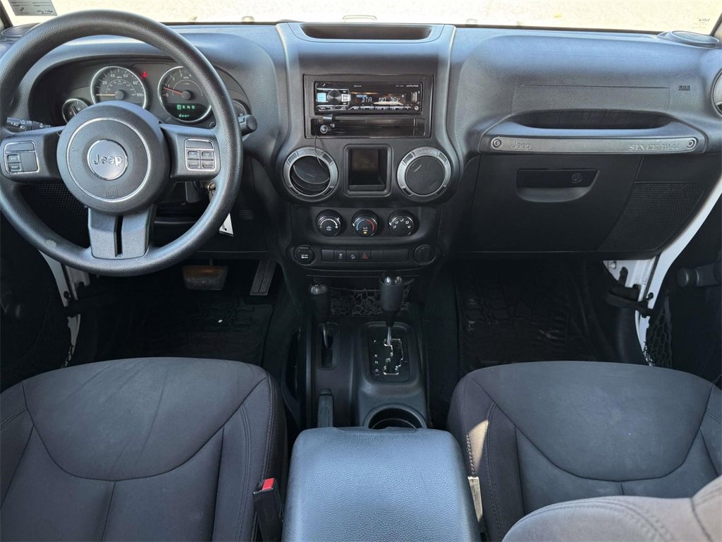 2015 Jeep Wrangler Unlimited Sport photo 2
