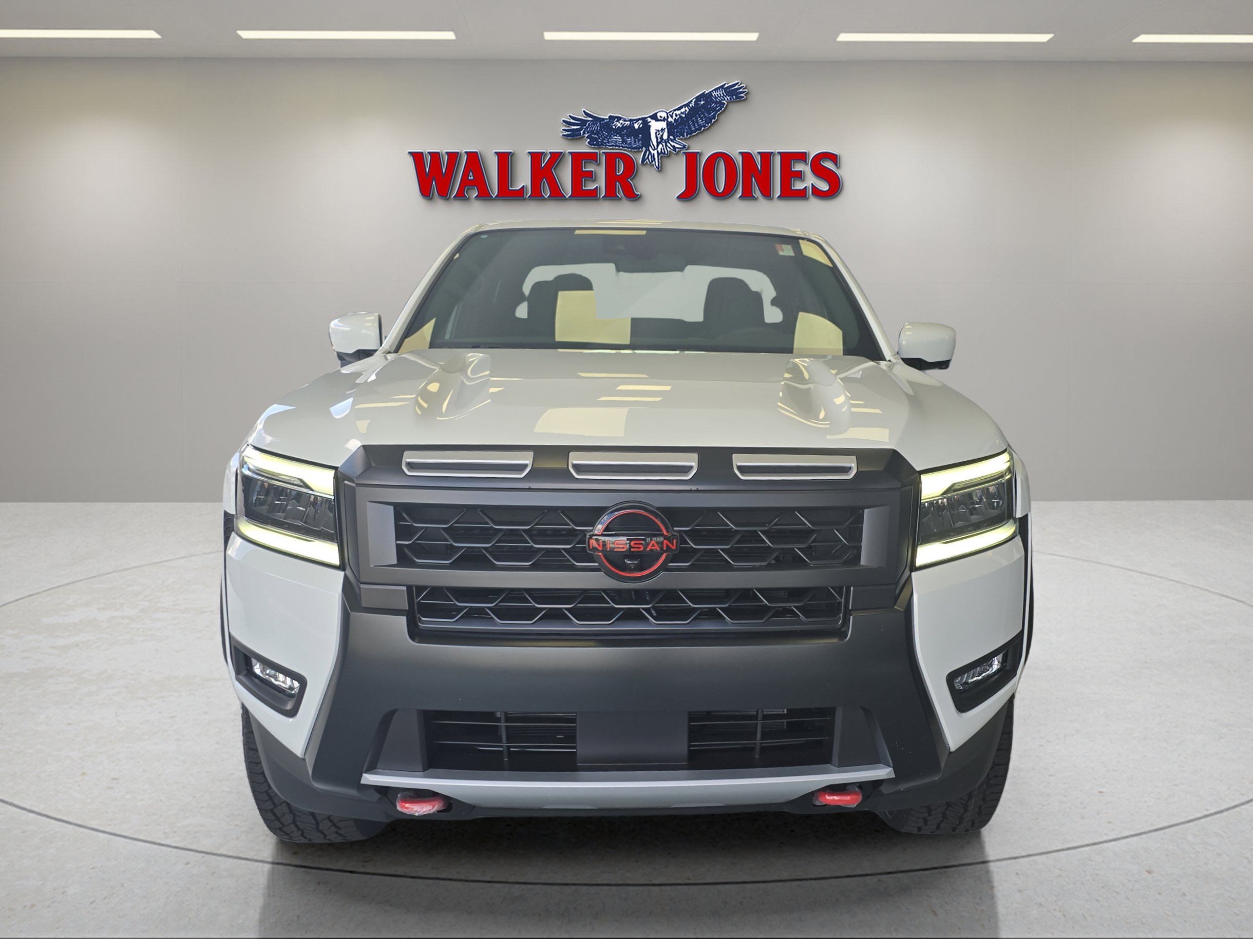 2025 Nissan Frontier photo 2