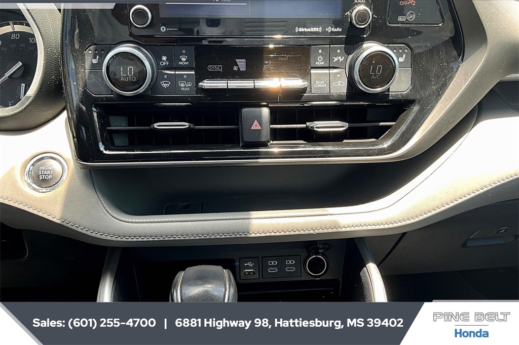 2022 Toyota Highlander XLE photo 20