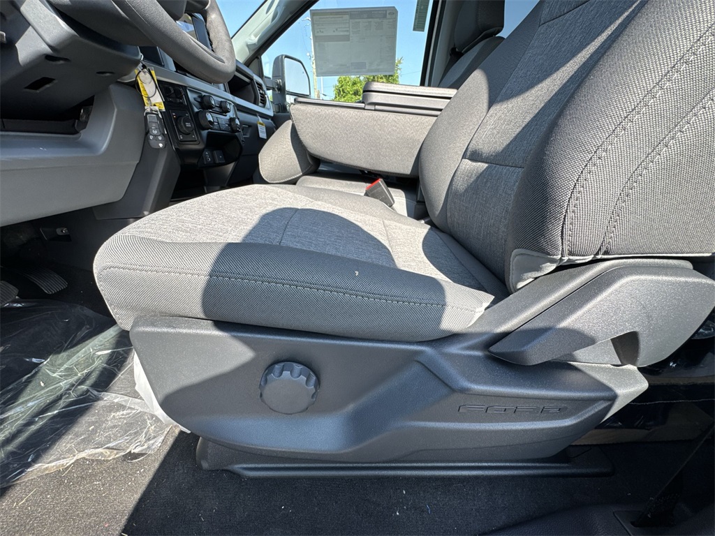 2026 Ford F-350 XL photo 12