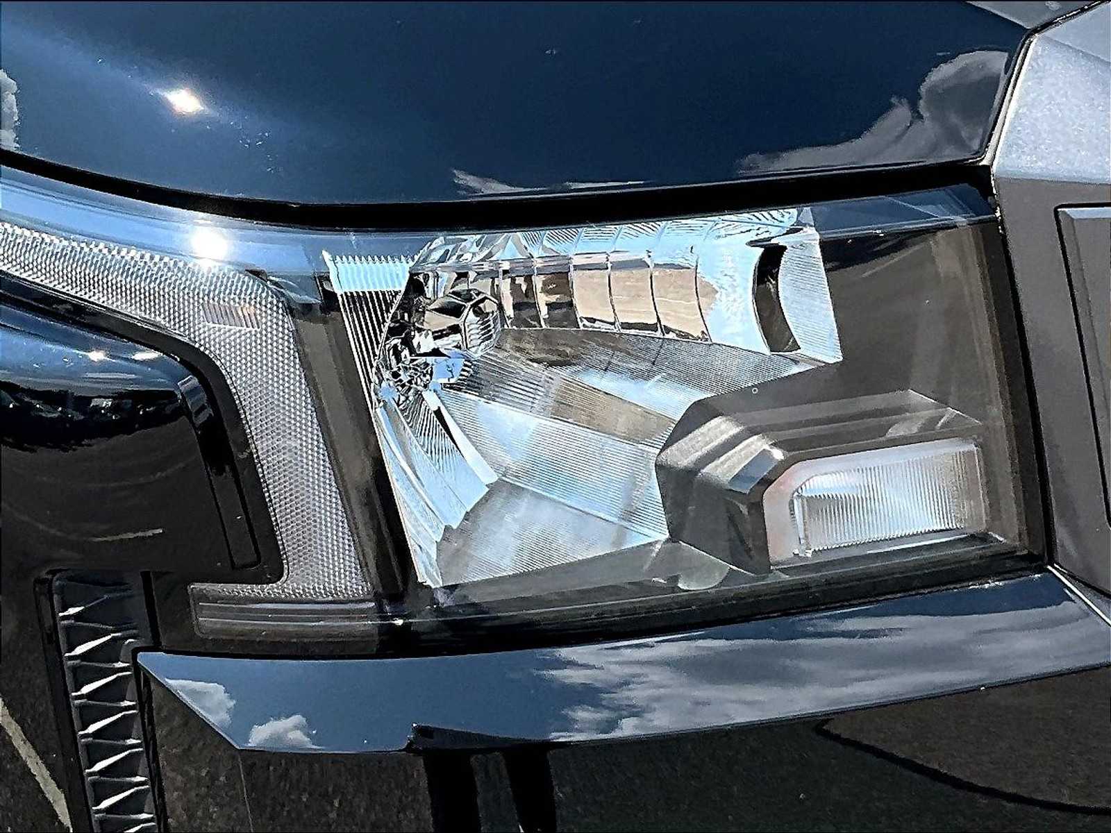 2025 Nissan Frontier SV photo 32