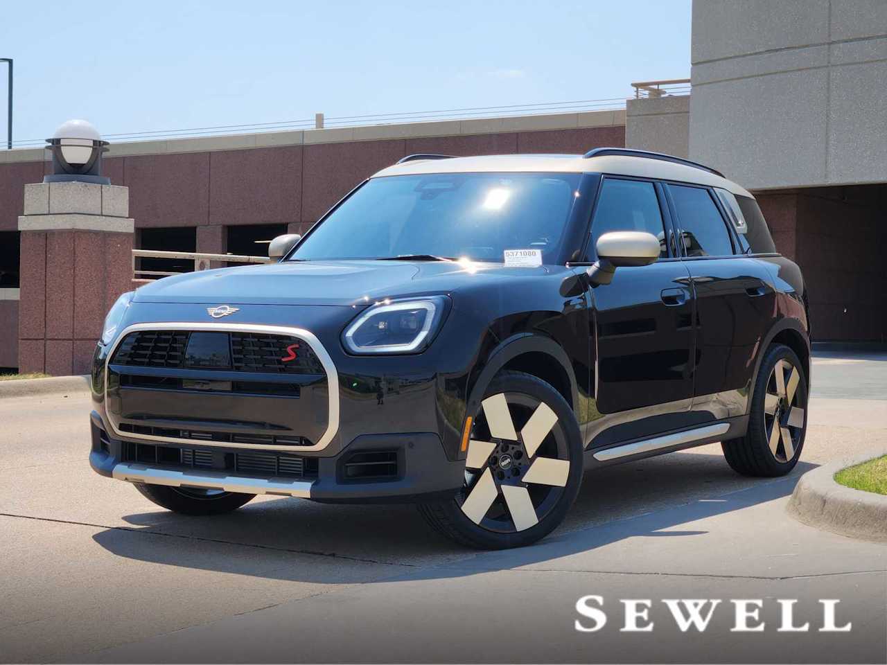 2025 MINI Countryman S's photo