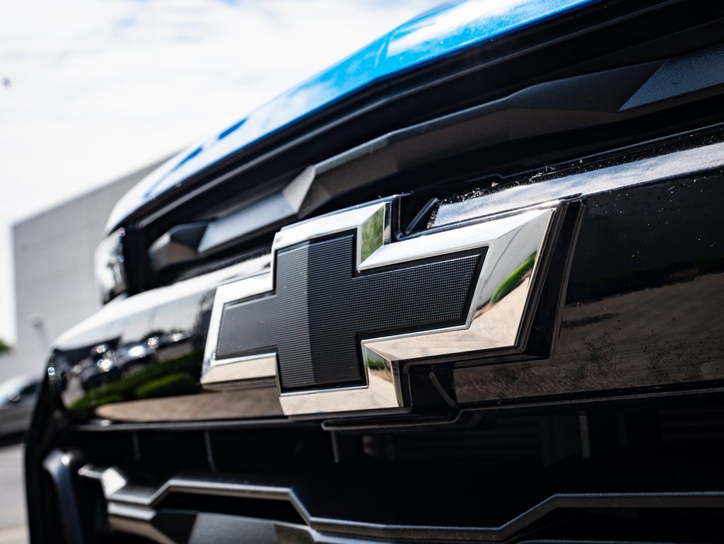 2024 Chevrolet Colorado Z71 photo 2