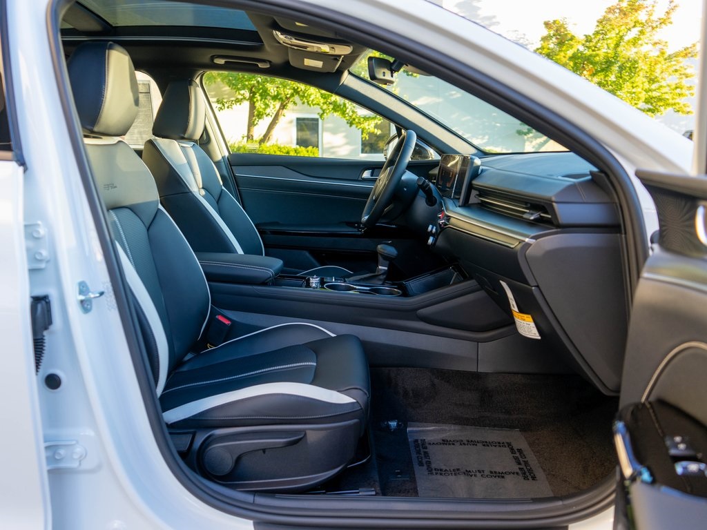 2026 Kia K5 GT-Line photo 7