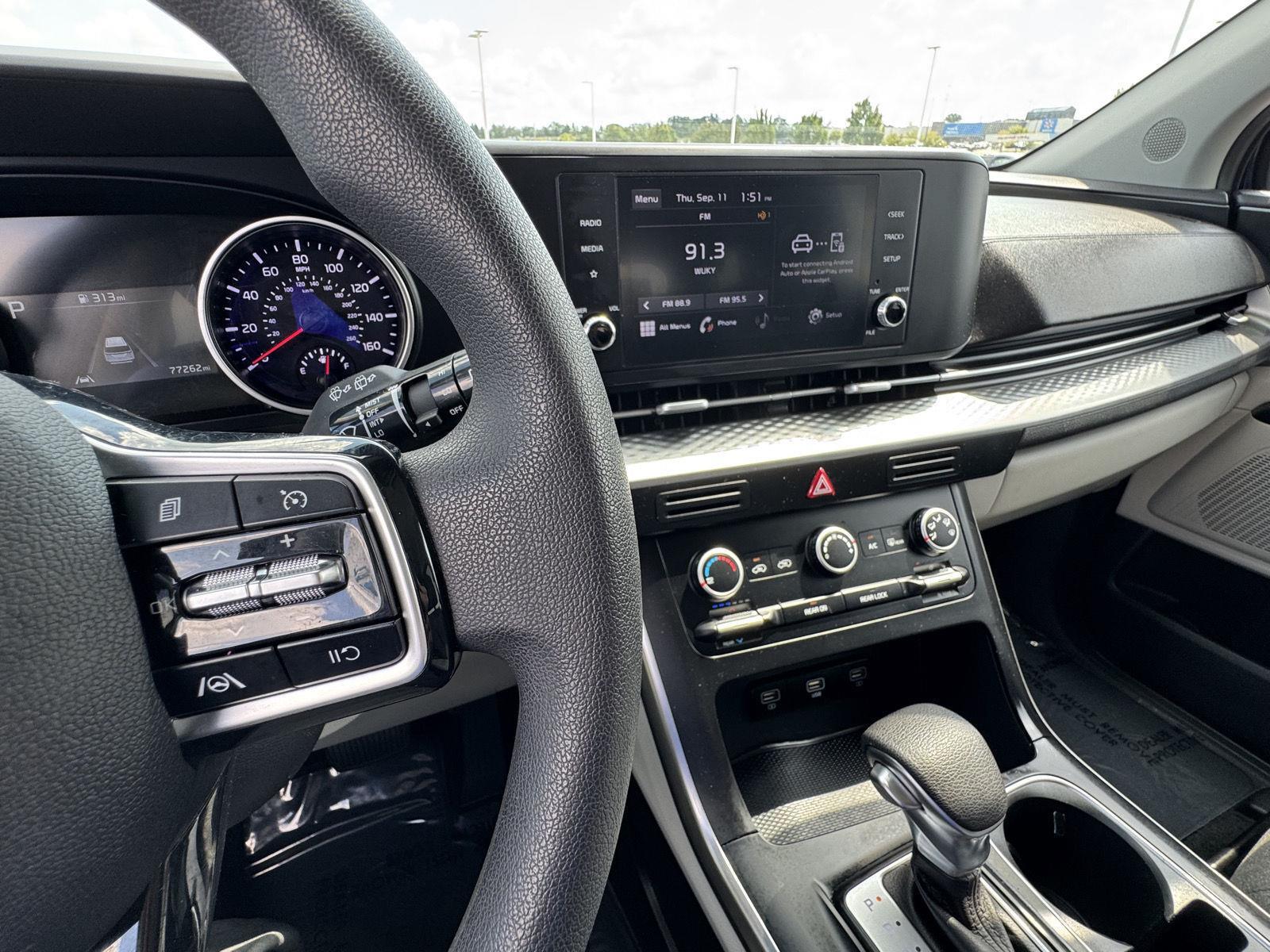 2022 Kia Carnival LX photo 15