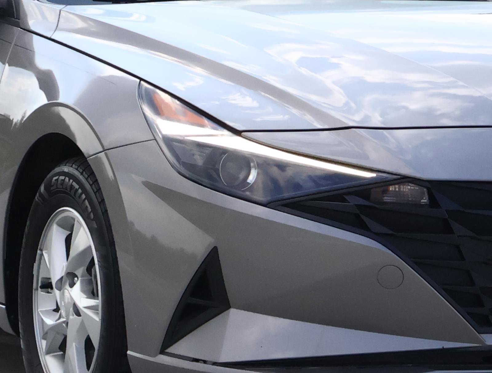 2023 Hyundai Elantra SE photo 7