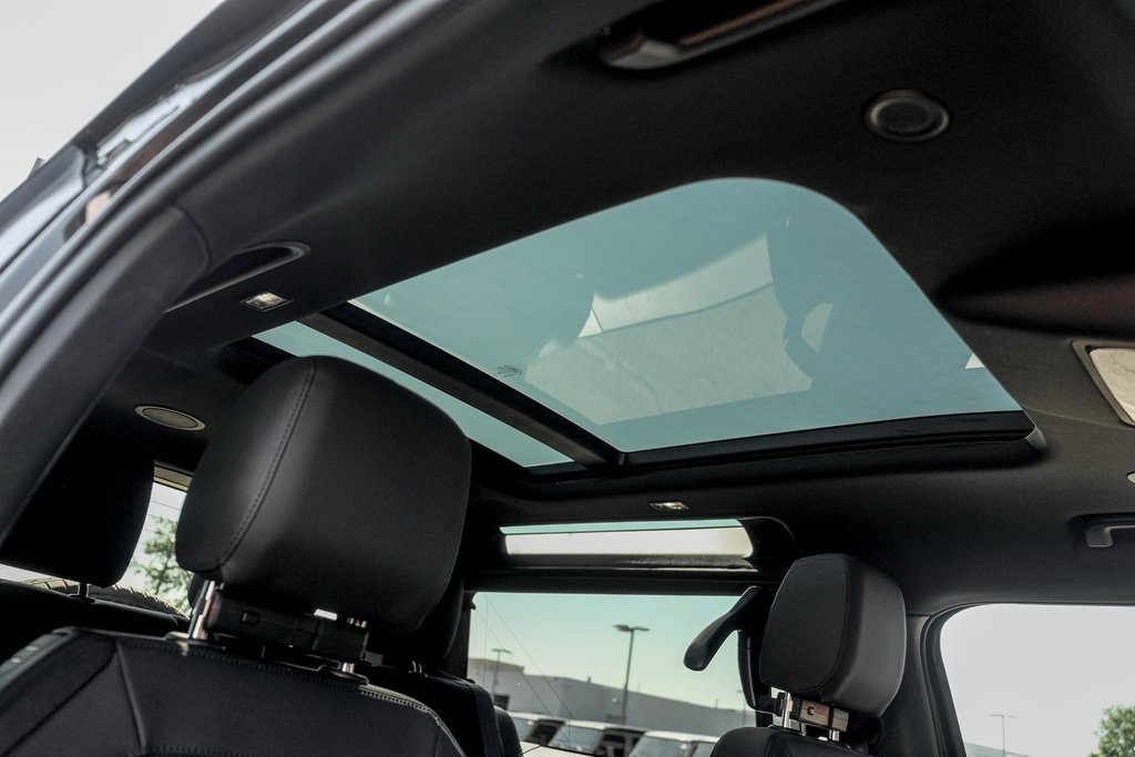2025 Land Rover Defender 90 X-Dynamic SE photo 20