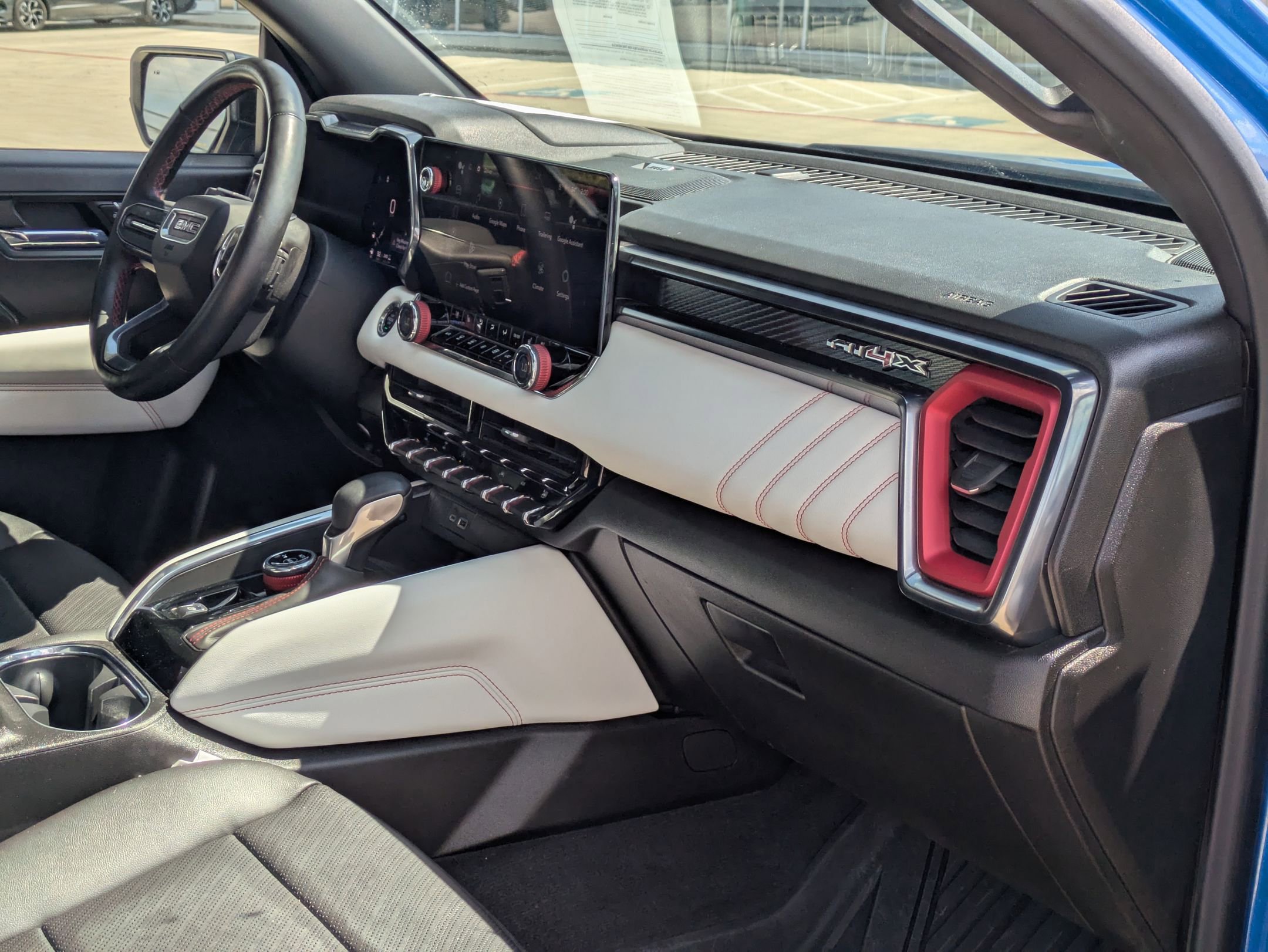 2023 Gmc Canyon AT4X photo 29