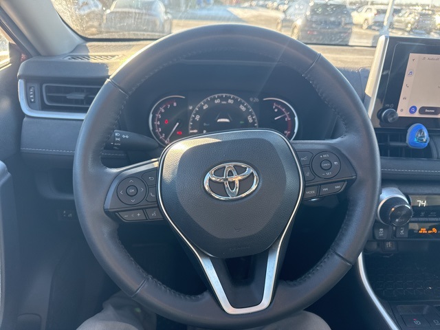 2023 Toyota RAV4 XLE photo 4