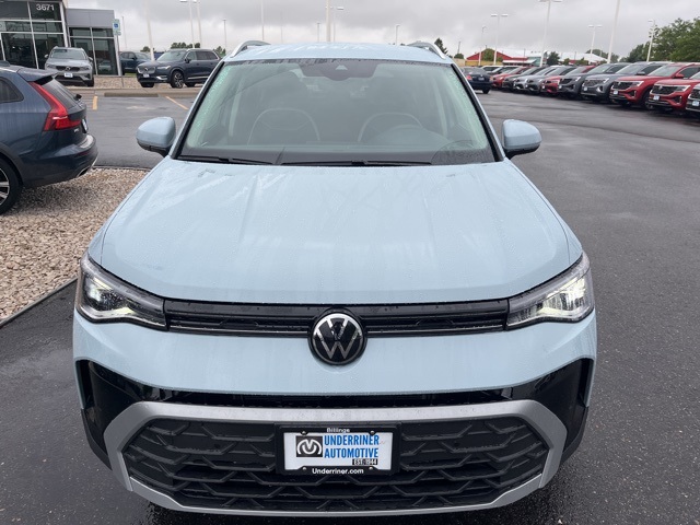 2025 Volkswagen Taos SE photo 8