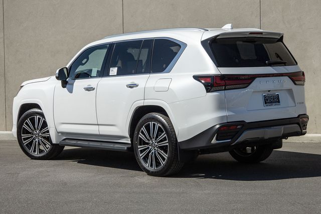 2025 Lexus LX 600 Luxury photo 3