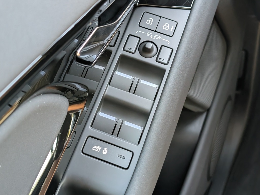 2026 Land Rover Range Rover Evoque Dynamic SE photo 20