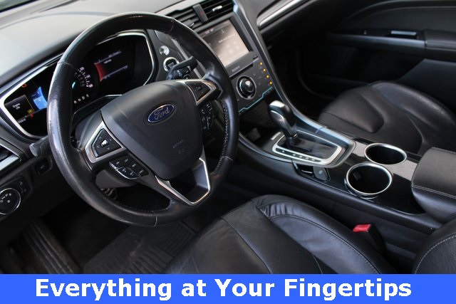 2013 Ford Fusion Titanium photo 2