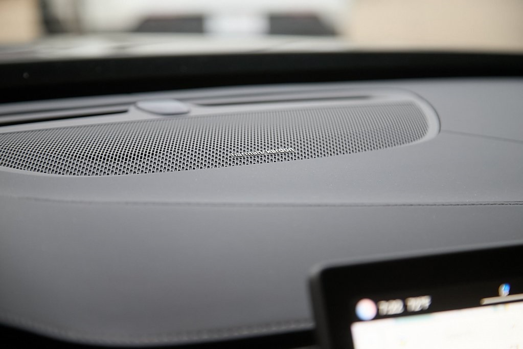 2025 VOLVO XC90 - Image 15