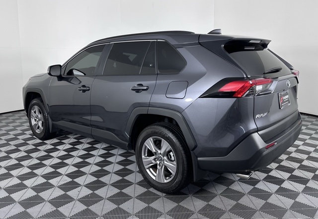 2025 Toyota RAV4 XLE photo 4
