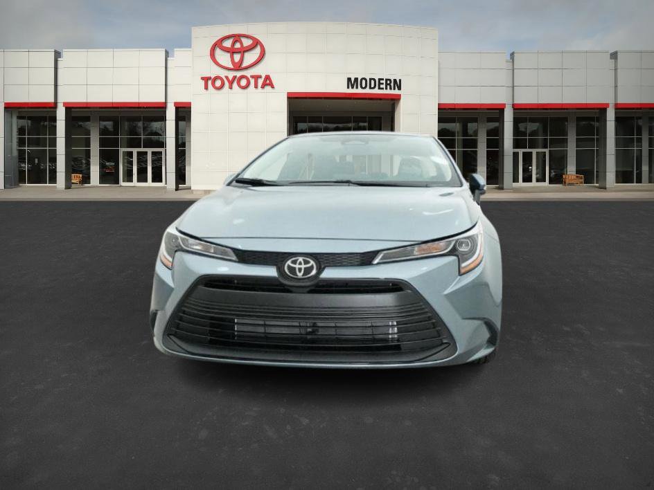 2025 Toyota Corolla LE photo 2