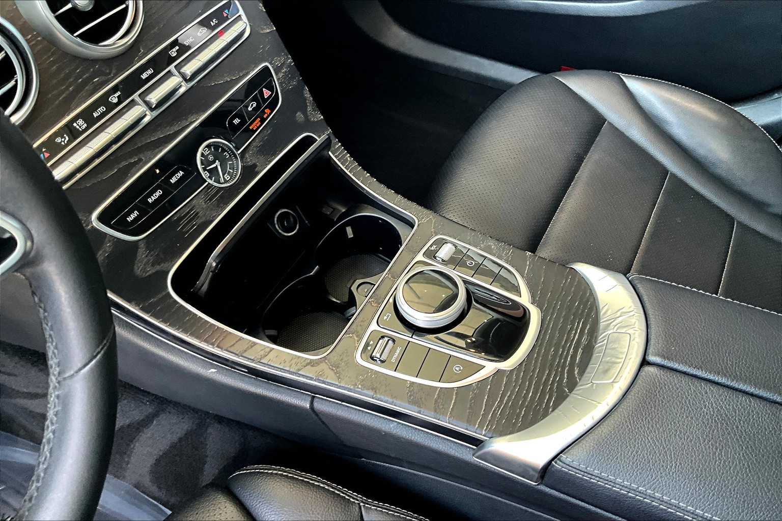 2019 Mercedes Benz C 300 photo 13