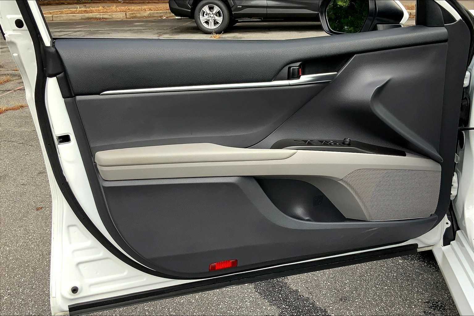 2023 Toyota Camry LE photo 19