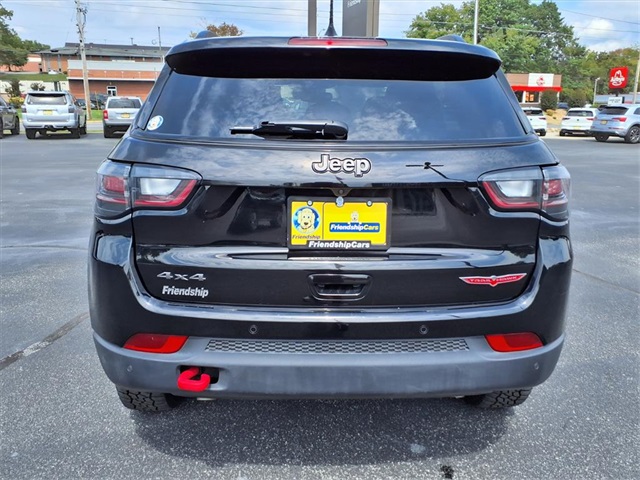 2025 Jeep Compass Trailhawk photo 18