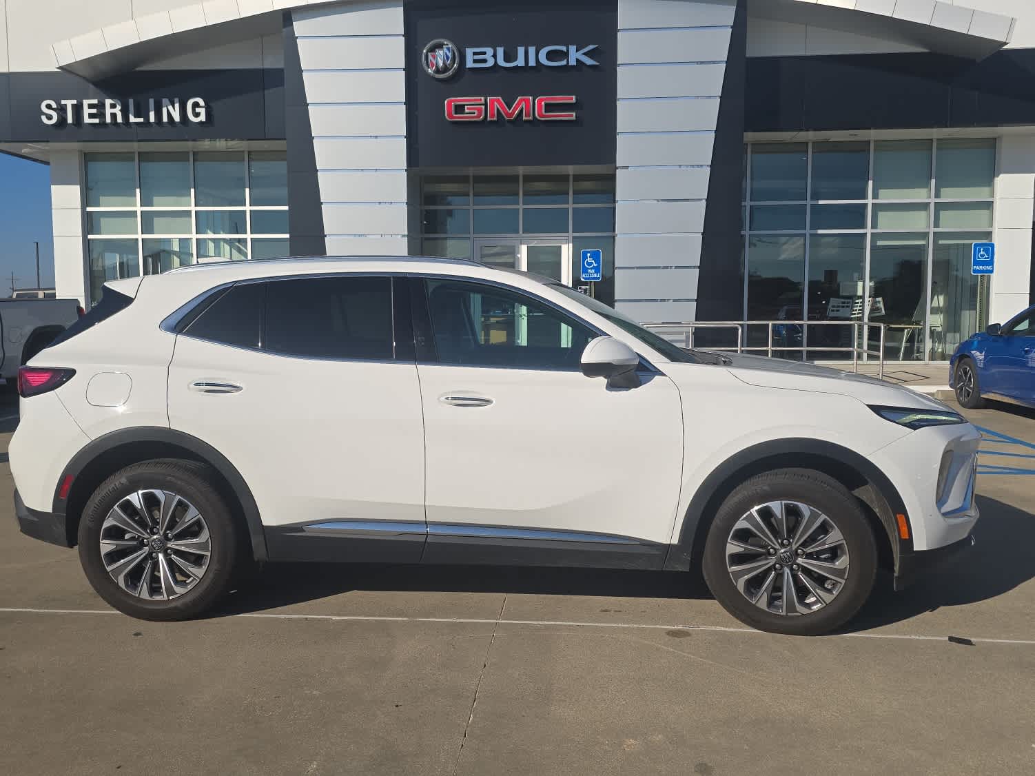 2025 Buick Envision Preferred's photo