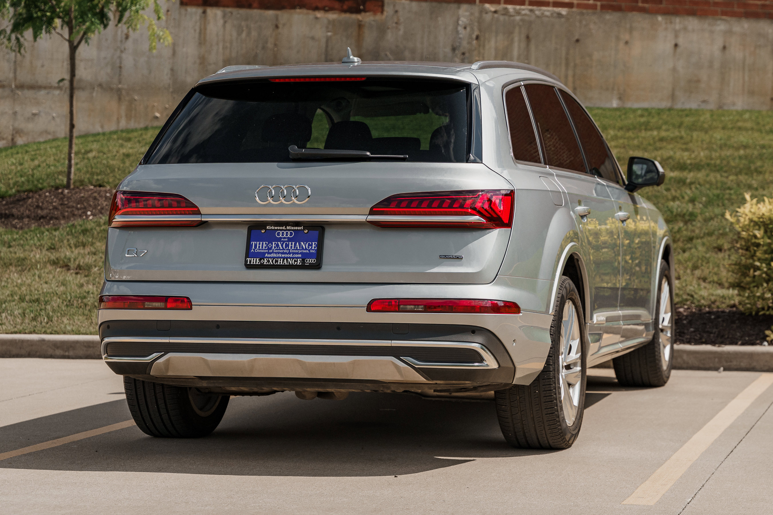 2023 Audi Q7 Premium Plus photo 2