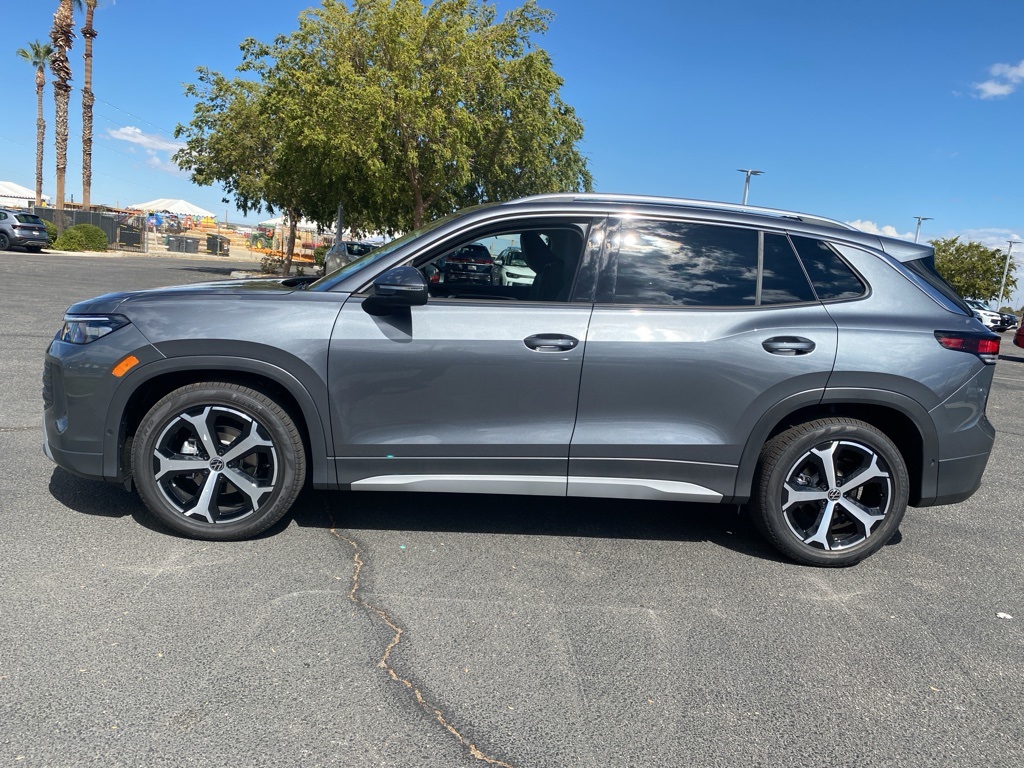 2025 Volkswagen Tiguan SE photo 4