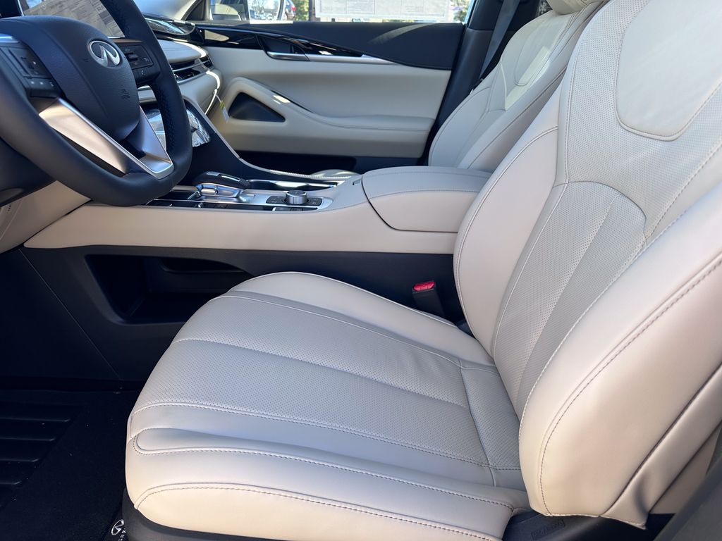 2025 Infiniti QX60 Pure photo 16